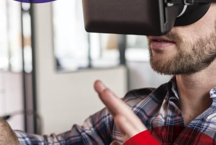 Cartel que anuncia el programa santander explorer 2019